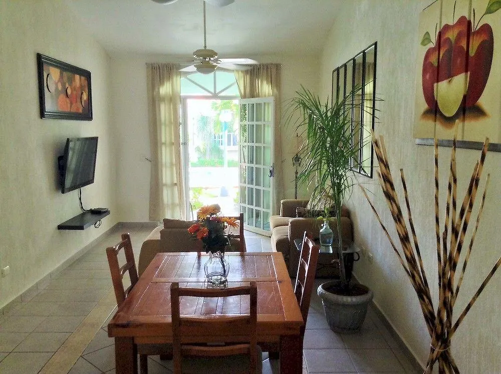 Tulipanes Cancun Villa
