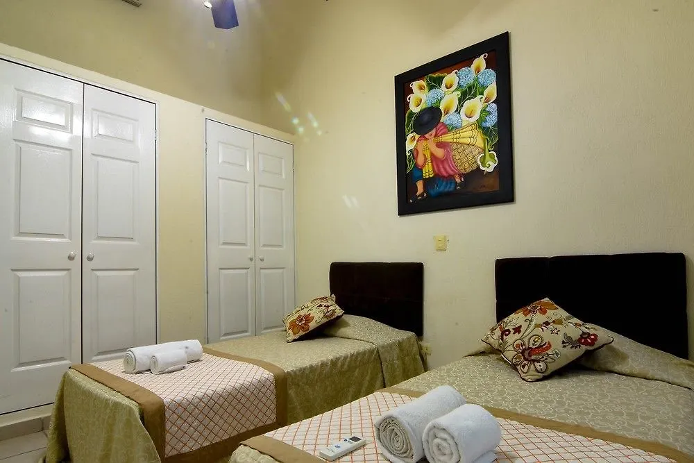 Tulipanes Cancun Villa