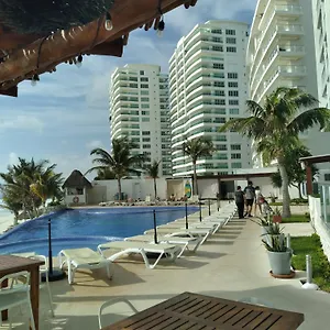 Apartment 1 Bedroom Seaview In Ocean Dream, Cancun