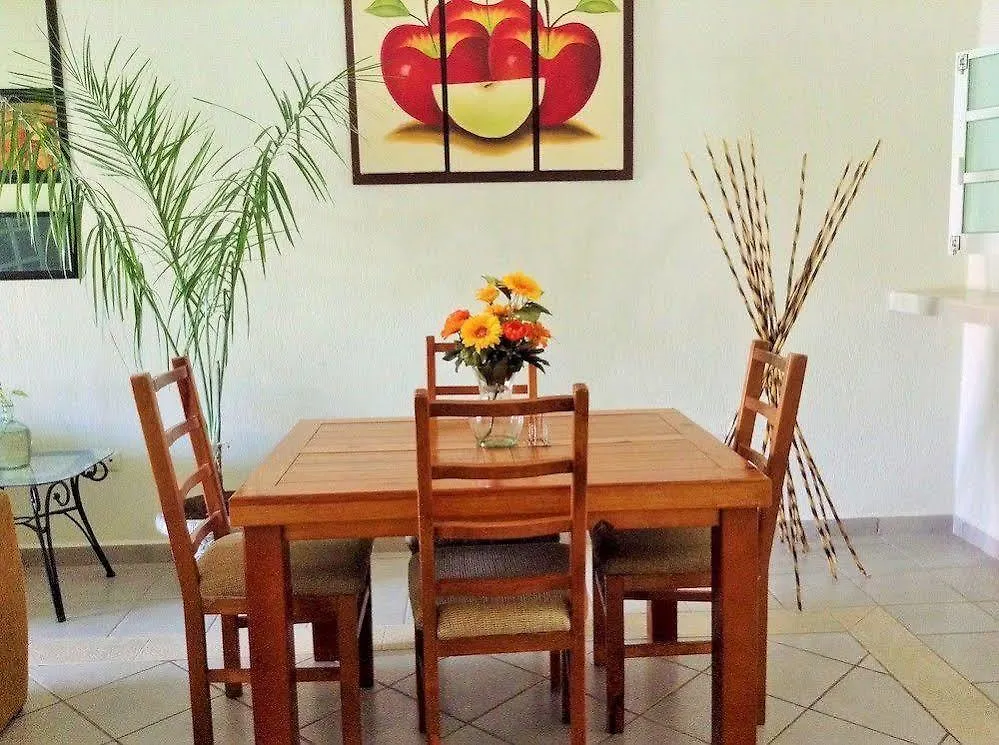 Tulipanes Cancún 0*,